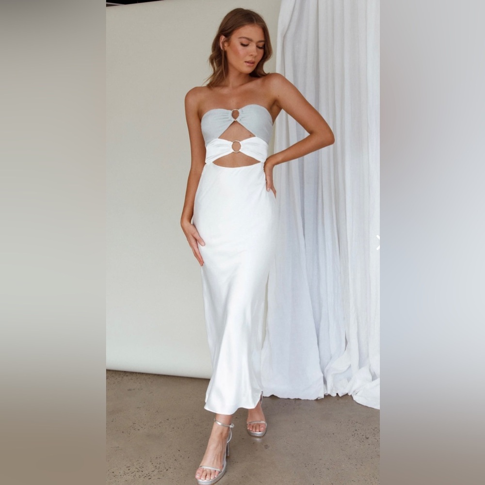 SELFIE LESlIE SAINTS+SECRETS NWT L’AMORE CUTOUT DRESS
